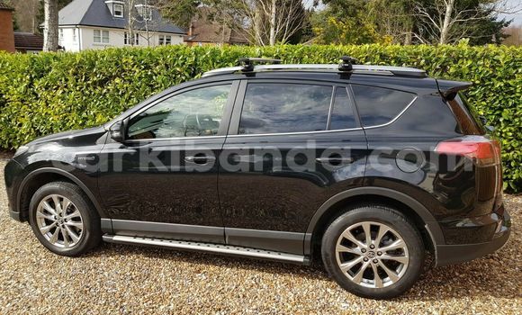 Gura Yakoze Toyota RAV4 Black Imodoka i Kampala mu Uganda Gura Yakoze Toyota RAV4 Black Imodoka i Kampala mu Uganda