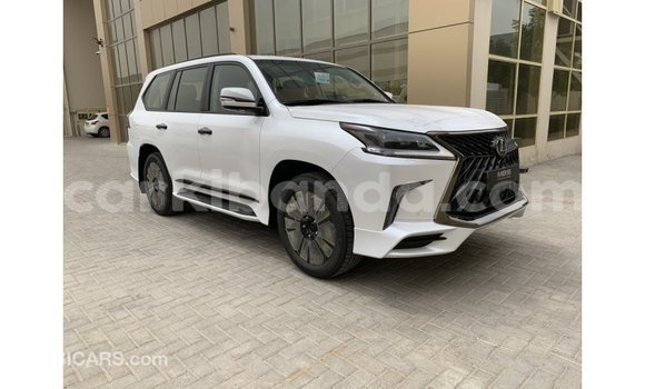 Acheter Import Voiture Lexus LX Blanc à Import - Dubai, Ouganda Acheter Import Voiture Lexus LX Blanc à Import - Dubai, Ouganda