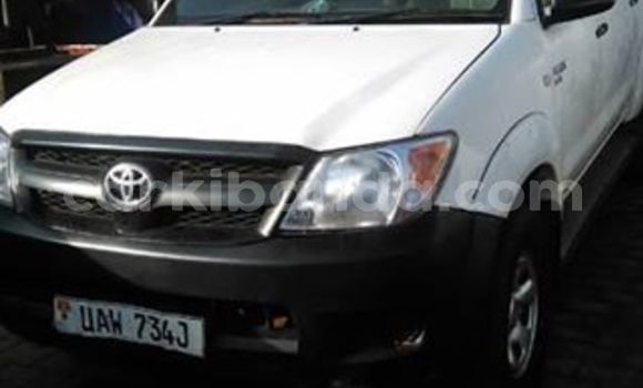 Buy Used Toyota Hilux White Car in Kampala in Uganda Buy Used Toyota Hilux White Car in Kampala in Uganda