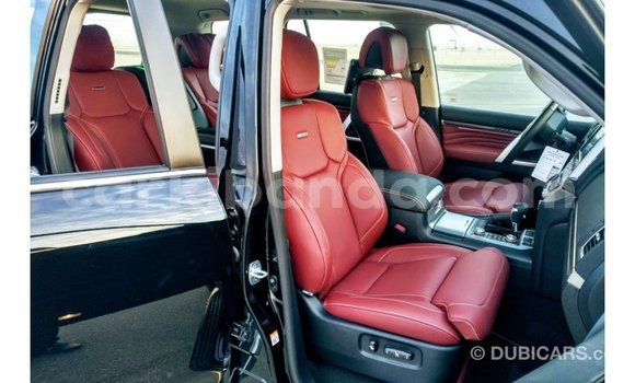 Acheter Import Voiture Toyota Land Cruiser Noir à Import - Dubai, Ouganda Acheter Import Voiture Toyota Land Cruiser Noir à Import - Dubai, Ouganda