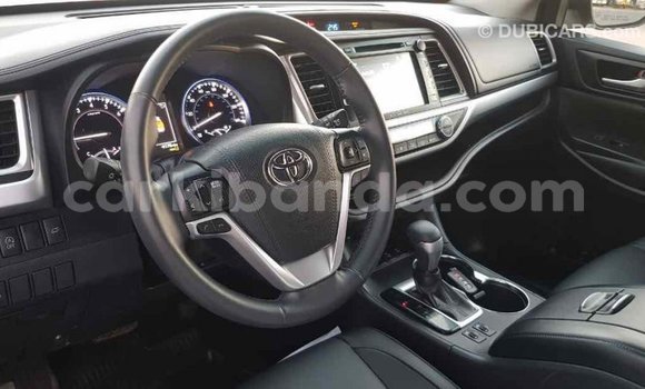 Nunua Imported Toyota Highlander Nyingine Gari ndani ya Import - Dubai nchini Uganda Nunua Imported Toyota Highlander Nyingine Gari ndani ya Import - Dubai nchini Uganda