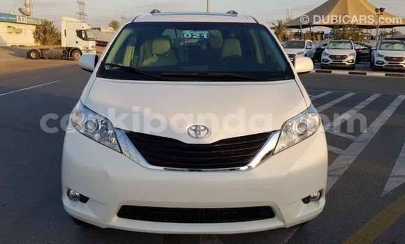 Buy Import Toyota Sienna White Car in Import - Dubai in Uganda Buy Import Toyota Sienna White Car in Import - Dubai in Uganda