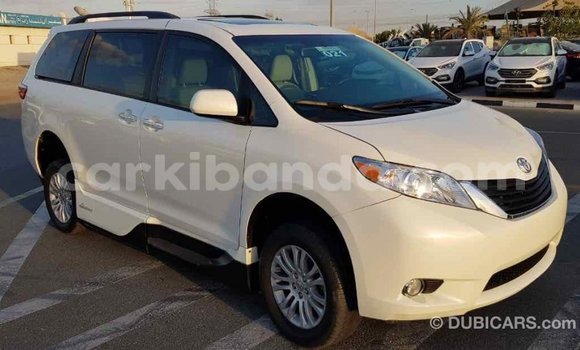 Buy Import Toyota Sienna White Car in Import - Dubai in Uganda Buy Import Toyota Sienna White Car in Import - Dubai in Uganda