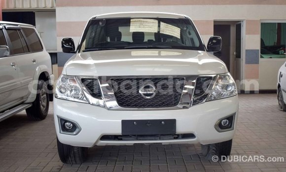 Nunua Imported Nissan Patrol Nyeupe Gari ndani ya Import - Dubai nchini Uganda Nunua Imported Nissan Patrol Nyeupe Gari ndani ya Import - Dubai nchini Uganda