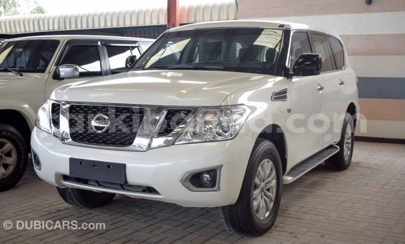 Nunua Imported Nissan Patrol Nyeupe Gari ndani ya Import - Dubai nchini Uganda Nunua Imported Nissan Patrol Nyeupe Gari ndani ya Import - Dubai nchini Uganda