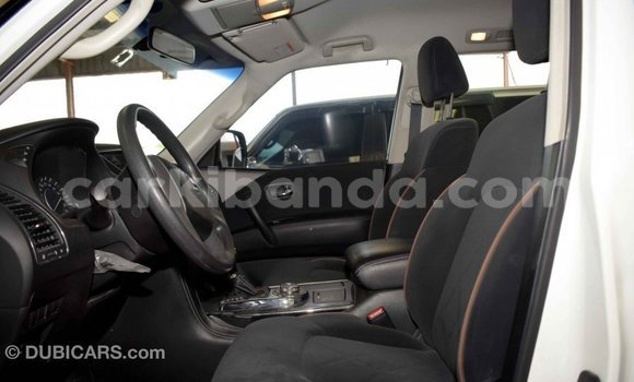 Nunua Imported Nissan Patrol Nyeupe Gari ndani ya Import - Dubai nchini Uganda Nunua Imported Nissan Patrol Nyeupe Gari ndani ya Import - Dubai nchini Uganda