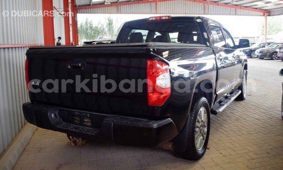 Nunua Imported Toyota Tundra Nyeusi Gari ndani ya Import - Dubai nchini Uganda Nunua Imported Toyota Tundra Nyeusi Gari ndani ya Import - Dubai nchini Uganda