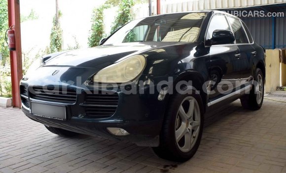 Nunua Imported Porsche Cayenne Kijani Gari ndani ya Import - Dubai nchini Uganda Nunua Imported Porsche Cayenne Kijani Gari ndani ya Import - Dubai nchini Uganda