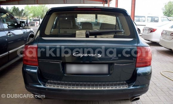 Nunua Imported Porsche Cayenne Kijani Gari ndani ya Import - Dubai nchini Uganda Nunua Imported Porsche Cayenne Kijani Gari ndani ya Import - Dubai nchini Uganda