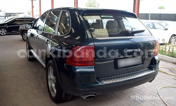 Nunua Imported Porsche Cayenne Kijani Gari ndani ya Import - Dubai nchini Uganda Nunua Imported Porsche Cayenne Kijani Gari ndani ya Import - Dubai nchini Uganda
