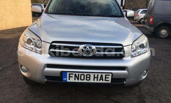 Gura Yakoze Toyota RAV4 Silver Imodoka i Kampala mu Uganda Gura Yakoze Toyota RAV4 Silver Imodoka i Kampala mu Uganda