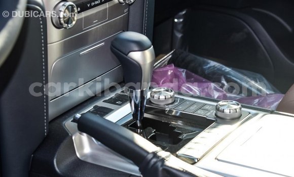 Gura Imported Toyota Land Cruiser White Imodoka i Import - Dubai mu Uganda Gura Imported Toyota Land Cruiser White Imodoka i Import - Dubai mu Uganda