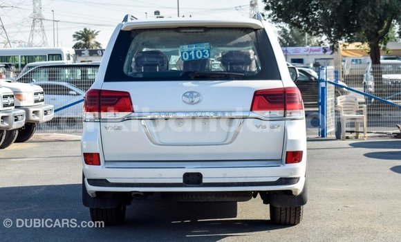 Gura Imported Toyota Land Cruiser White Imodoka i Import - Dubai mu Uganda Gura Imported Toyota Land Cruiser White Imodoka i Import - Dubai mu Uganda
