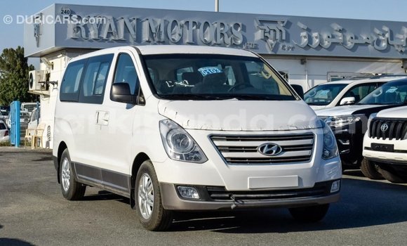Gura Imported Hyundai Chorus White Ikamyo i Import - Dubai mu Uganda Gura Imported Hyundai Chorus White Ikamyo i Import - Dubai mu Uganda