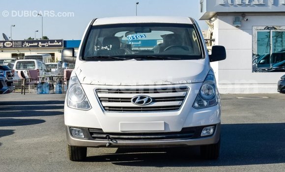 Gura Imported Hyundai Chorus White Ikamyo i Import - Dubai mu Uganda Gura Imported Hyundai Chorus White Ikamyo i Import - Dubai mu Uganda