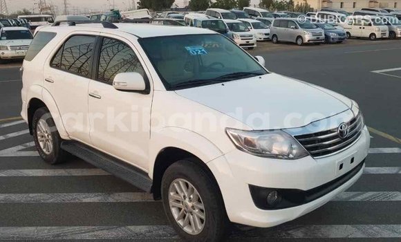 Buy Import Toyota Fortuner White Car in Import - Dubai in Uganda Buy Import Toyota Fortuner White Car in Import - Dubai in Uganda