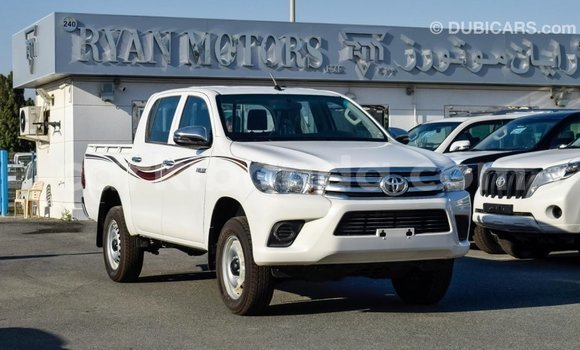 Gura Imported Toyota Hilux White Imodoka i Import - Dubai mu Uganda Gura Imported Toyota Hilux White Imodoka i Import - Dubai mu Uganda