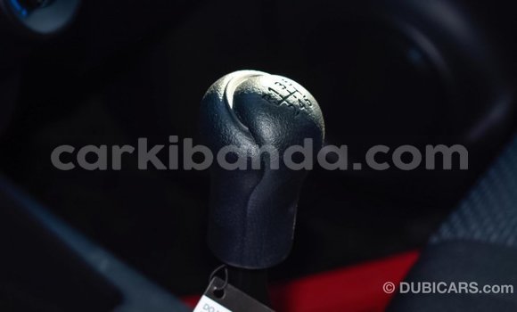 Gura Imported Toyota Hilux White Imodoka i Import - Dubai mu Uganda Gura Imported Toyota Hilux White Imodoka i Import - Dubai mu Uganda