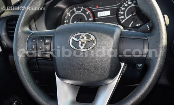 Gura Imported Toyota Hilux White Imodoka i Import - Dubai mu Uganda Gura Imported Toyota Hilux White Imodoka i Import - Dubai mu Uganda