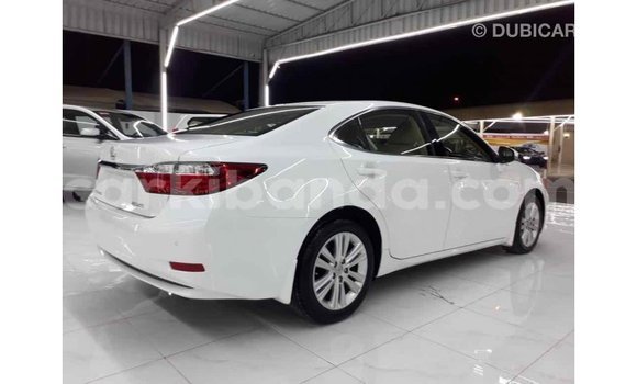 Buy Import Lexus ES White Car in Import - Dubai in Uganda Buy Import Lexus ES White Car in Import - Dubai in Uganda
