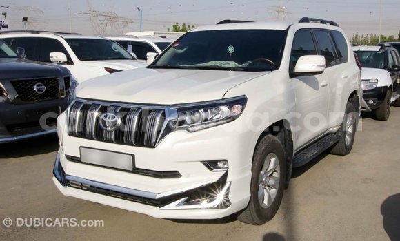 Acheter Import Voiture Toyota Prado Blanc à Import - Dubai, Ouganda Acheter Import Voiture Toyota Prado Blanc à Import - Dubai, Ouganda