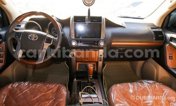 Acheter Import Voiture Toyota Prado Blanc à Import - Dubai, Ouganda Acheter Import Voiture Toyota Prado Blanc à Import - Dubai, Ouganda