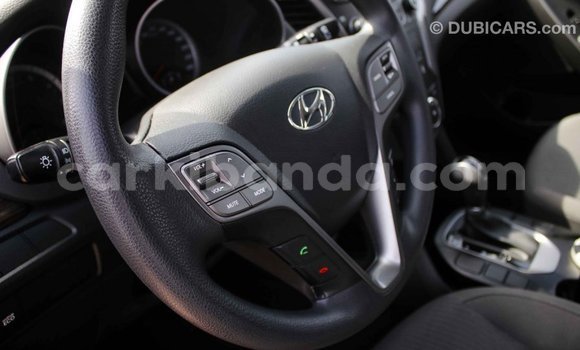 Nunua Imported Hyundai Santa Fe Nyeusi Gari ndani ya Import - Dubai nchini Uganda Nunua Imported Hyundai Santa Fe Nyeusi Gari ndani ya Import - Dubai nchini Uganda
