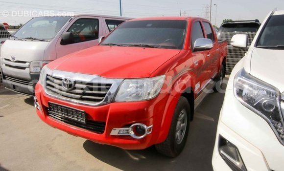 Acheter Import Voiture Toyota Hilux Rouge à Import - Dubai, Ouganda Acheter Import Voiture Toyota Hilux Rouge à Import - Dubai, Ouganda