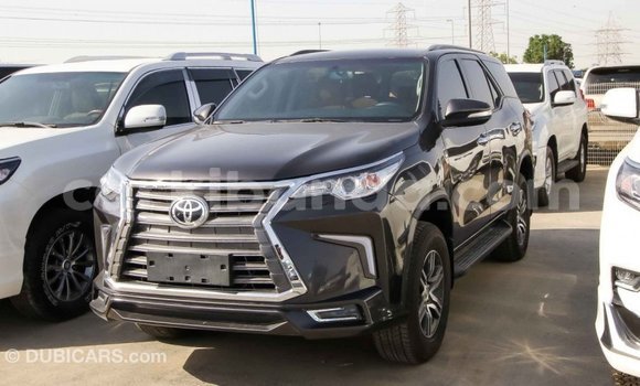 Nunua Imported Toyota Fortuner Nyingine Gari ndani ya Import - Dubai nchini Uganda Nunua Imported Toyota Fortuner Nyingine Gari ndani ya Import - Dubai nchini Uganda