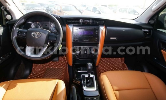 Nunua Imported Toyota Fortuner Nyingine Gari ndani ya Import - Dubai nchini Uganda Nunua Imported Toyota Fortuner Nyingine Gari ndani ya Import - Dubai nchini Uganda