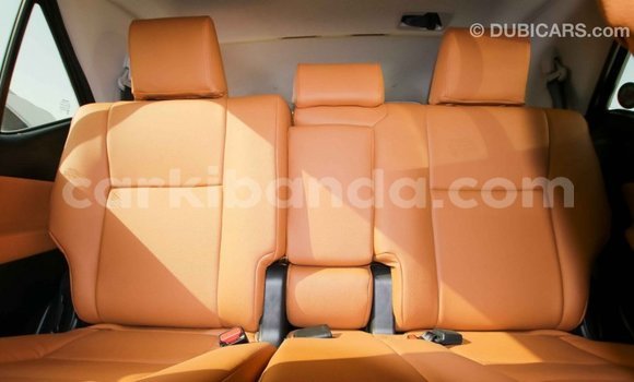 Nunua Imported Toyota Fortuner Nyingine Gari ndani ya Import - Dubai nchini Uganda Nunua Imported Toyota Fortuner Nyingine Gari ndani ya Import - Dubai nchini Uganda