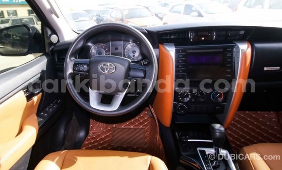 Nunua Imported Toyota Fortuner Nyingine Gari ndani ya Import - Dubai nchini Uganda Nunua Imported Toyota Fortuner Nyingine Gari ndani ya Import - Dubai nchini Uganda