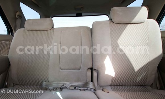 Nunua Imported Toyota Fortuner Nyeupe Gari ndani ya Import - Dubai nchini Uganda Nunua Imported Toyota Fortuner Nyeupe Gari ndani ya Import - Dubai nchini Uganda