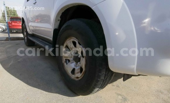 Nunua Imported Toyota Fortuner Nyeupe Gari ndani ya Import - Dubai nchini Uganda Nunua Imported Toyota Fortuner Nyeupe Gari ndani ya Import - Dubai nchini Uganda