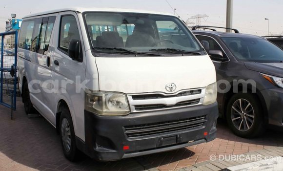 Gura Imported Toyota Hiace White Imodoka i Import - Dubai mu Uganda Gura Imported Toyota Hiace White Imodoka i Import - Dubai mu Uganda