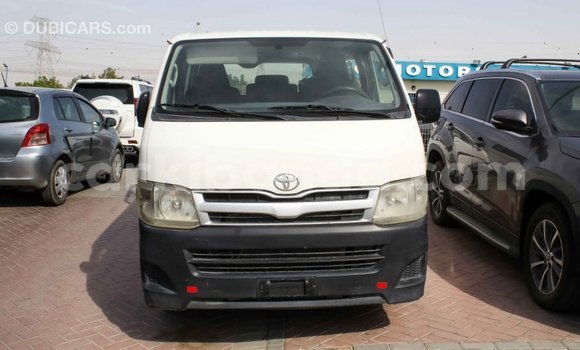 Gura Imported Toyota Hiace White Imodoka i Import - Dubai mu Uganda Gura Imported Toyota Hiace White Imodoka i Import - Dubai mu Uganda
