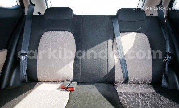 Acheter Import Voiture Hyundai i10 Blanc à Import - Dubai, Ouganda Acheter Import Voiture Hyundai i10 Blanc à Import - Dubai, Ouganda