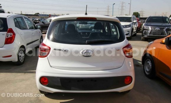 Acheter Import Voiture Hyundai i10 Blanc à Import - Dubai, Ouganda Acheter Import Voiture Hyundai i10 Blanc à Import - Dubai, Ouganda