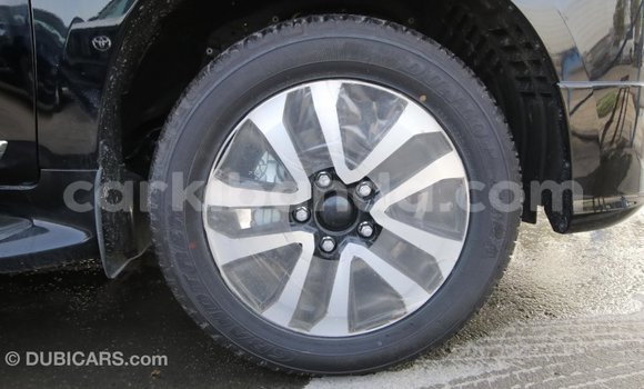 Acheter Import Voiture Toyota Land Cruiser Noir à Import - Dubai, Ouganda Acheter Import Voiture Toyota Land Cruiser Noir à Import - Dubai, Ouganda
