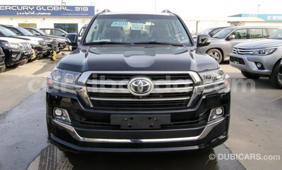Acheter Import Voiture Toyota Land Cruiser Noir à Import - Dubai, Ouganda Acheter Import Voiture Toyota Land Cruiser Noir à Import - Dubai, Ouganda