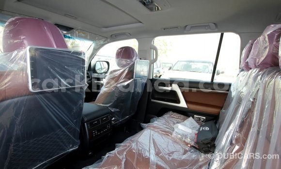 Acheter Import Voiture Toyota Land Cruiser Noir à Import - Dubai, Ouganda Acheter Import Voiture Toyota Land Cruiser Noir à Import - Dubai, Ouganda