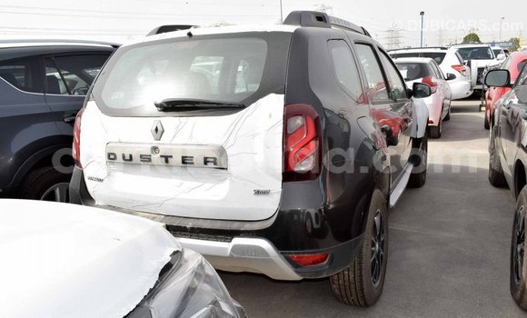 Nunua Imported Renault Duster Nyeusi Gari ndani ya Import - Dubai nchini Uganda Nunua Imported Renault Duster Nyeusi Gari ndani ya Import - Dubai nchini Uganda