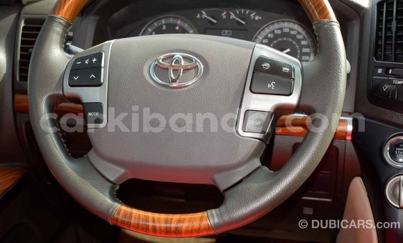 Nunua Imported Toyota Land Cruiser Nyeusi Gari ndani ya Import - Dubai nchini Uganda Nunua Imported Toyota Land Cruiser Nyeusi Gari ndani ya Import - Dubai nchini Uganda