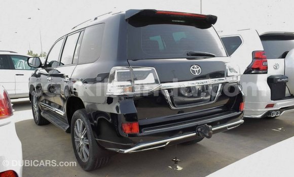 Nunua Imported Toyota Land Cruiser Nyeusi Gari ndani ya Import - Dubai nchini Uganda Nunua Imported Toyota Land Cruiser Nyeusi Gari ndani ya Import - Dubai nchini Uganda