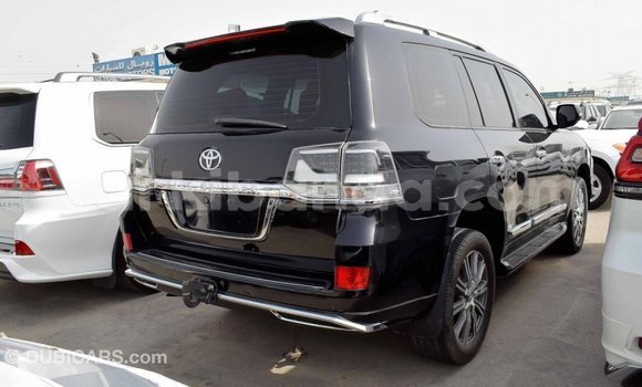 Nunua Imported Toyota Land Cruiser Nyeusi Gari ndani ya Import - Dubai nchini Uganda Nunua Imported Toyota Land Cruiser Nyeusi Gari ndani ya Import - Dubai nchini Uganda
