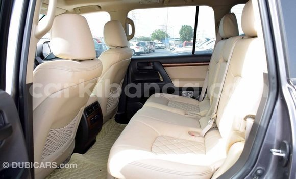 Nunua Imported Toyota Land Cruiser Nyingine Gari ndani ya Import - Dubai nchini Uganda Nunua Imported Toyota Land Cruiser Nyingine Gari ndani ya Import - Dubai nchini Uganda