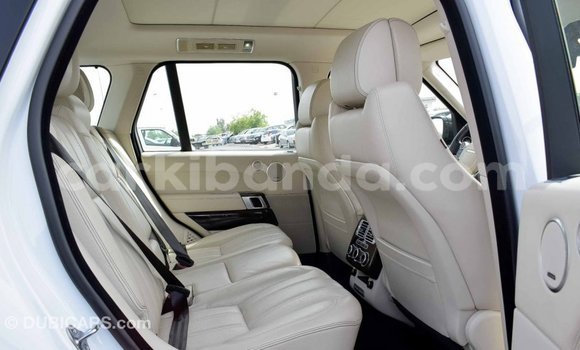 Gura Imported Land Rover Range Rover White Imodoka i Import - Dubai mu Uganda Gura Imported Land Rover Range Rover White Imodoka i Import - Dubai mu Uganda