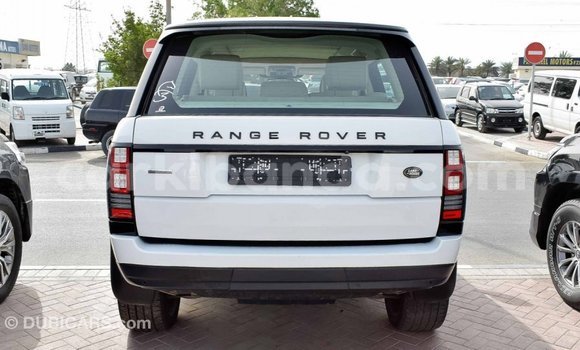 Gura Imported Land Rover Range Rover White Imodoka i Import - Dubai mu Uganda Gura Imported Land Rover Range Rover White Imodoka i Import - Dubai mu Uganda