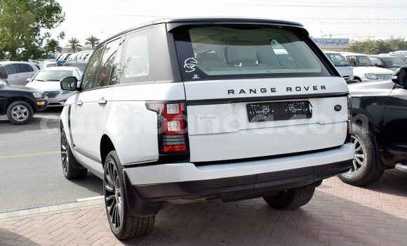 Gura Imported Land Rover Range Rover White Imodoka i Import - Dubai mu Uganda Gura Imported Land Rover Range Rover White Imodoka i Import - Dubai mu Uganda