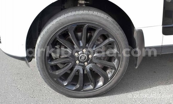 Gura Imported Land Rover Range Rover White Imodoka i Import - Dubai mu Uganda Gura Imported Land Rover Range Rover White Imodoka i Import - Dubai mu Uganda